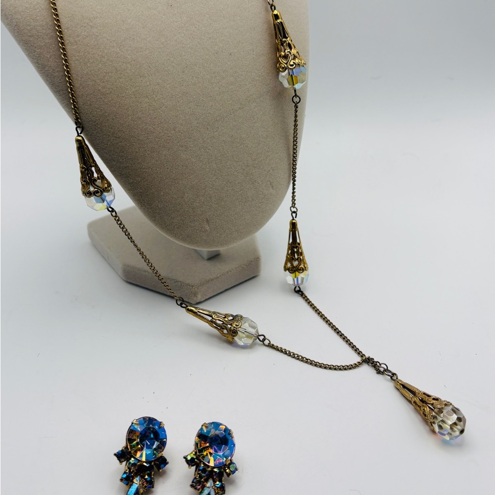 Aurora Borealis Vintage Necklace & Clip On Earrings Set. 20” Drop necklace